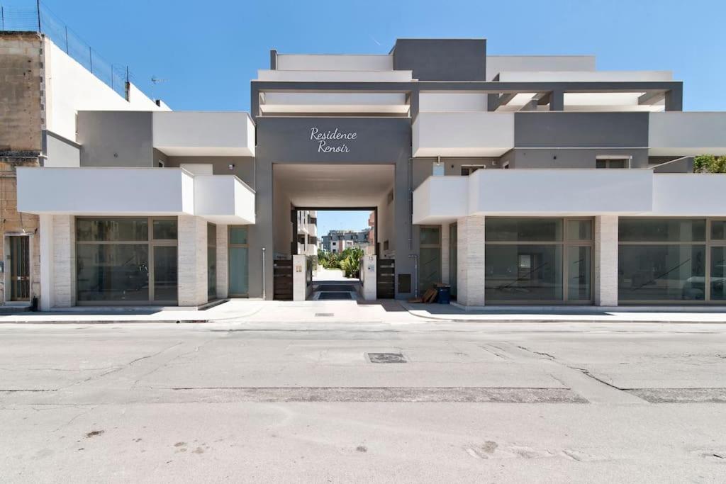 Renoir - Balcone E Box Auto - Selection * Lecce