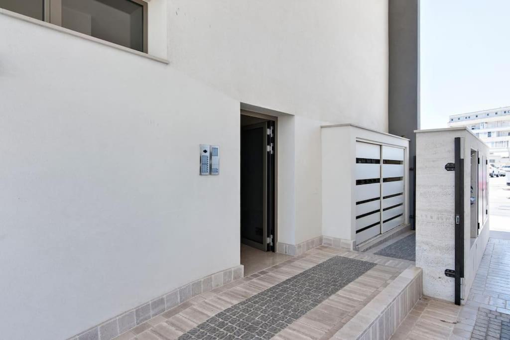 Renoir - Balcone E Box Auto - Selection Appartamento Lecce